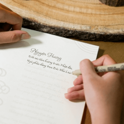 Vì Sao Nhiều Người Ở Xa Chọn Chép Kinh Mỗi Ngày