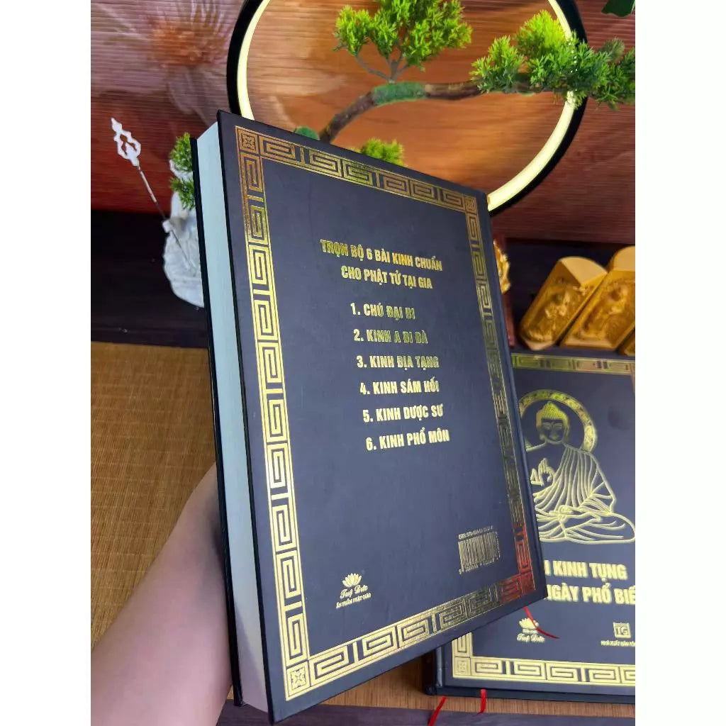 CUỐN SÁCH 6 BÀI KINH TỤNG HẰNG NGÀY – HÀNH TRÌ CHÁNH PHÁP, TÂM AN MỖI NGÀY